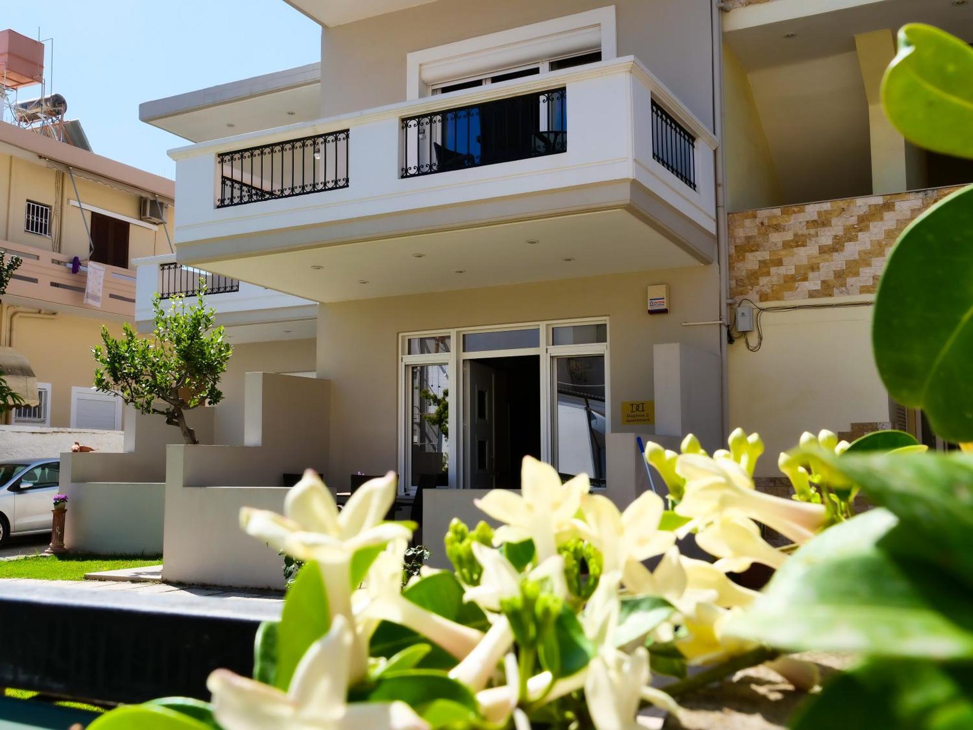Cosy Apartments Daphne Daratsos Екстер'єр фото